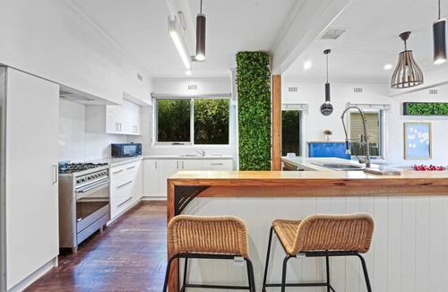 North Geelong House | North Shore Oasis, spacious nest