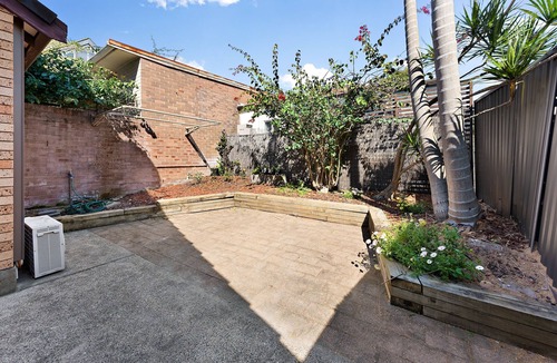 Cremorne House | North Shore Spacious 2BR Home in Cremorne