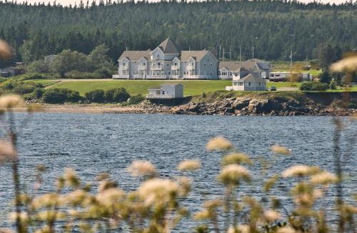 Louisbourg Hotel | North Star Beach Suites