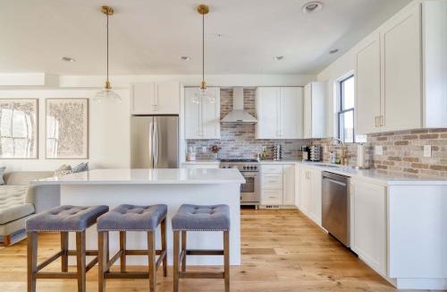 North Tabor House | North Tabor 2BR - Gym - Gourmet Kitchen