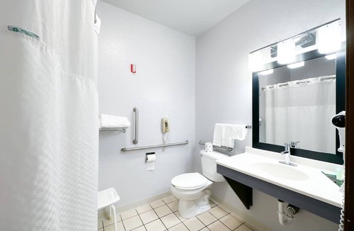 Finlayson Hotel | North Town Inn & Suites