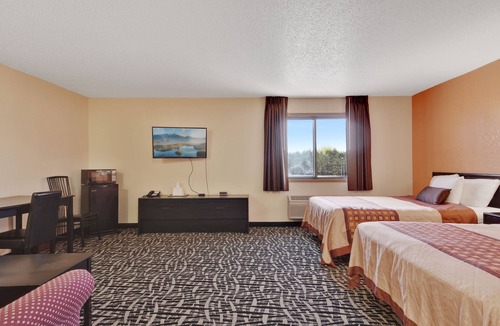 Finlayson Hotel | North Town Inn & Suites