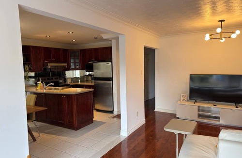 Newtonbrook House | North York Family Home – Bright & Welcoming Space