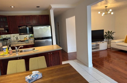 Newtonbrook House | North York Family Home – Bright & Welcoming Space