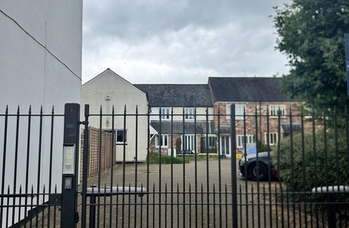 Northampton House | Northampton Oasis - 4 Bedroom House