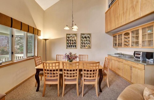 Killington House | Northbrook Townhouse #2