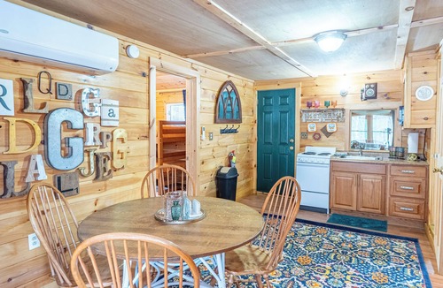 Lake George Resort | Northern Acres Resort with 20 bedrooms and WiFi, AC in serene Lake George
