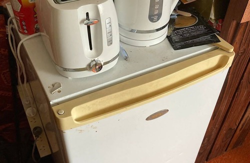 Mona Vale House | Northern Beaches home with large pool & backyard