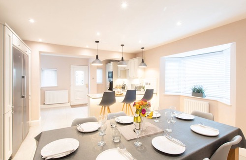 Tweedmouth House | Northern Hideaways, Brown Bear House