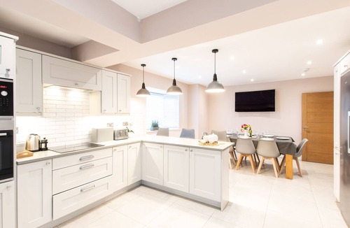 Tweedmouth House | Northern Hideaways, Brown Bear House