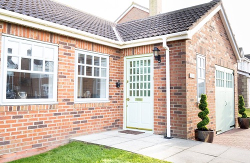 Beadnell House | Northern Hideaways, Shore Cottage, Beadnell