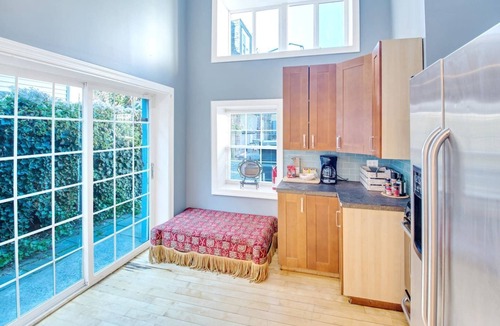 Northern Liberties House | Northern Liberties Epic Retreat-Huge Yard/Fire Pit