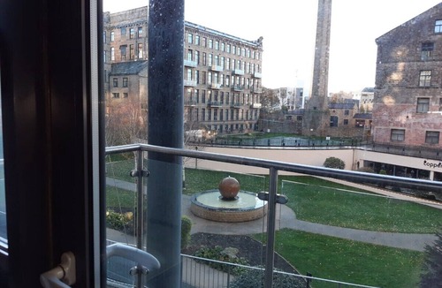 Saltaire Village Apartment | Northern Lights Apartment