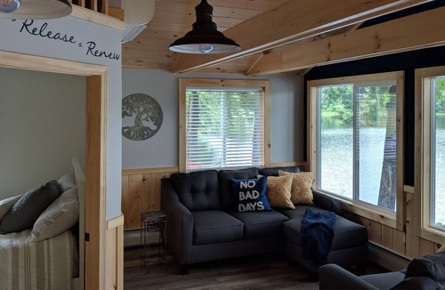 Wolfeboro Cabin | Northern Lights on Goodwin's Basin