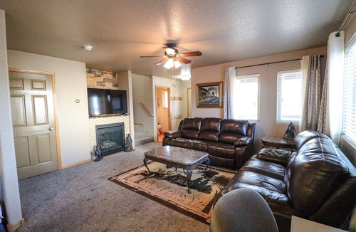Rapid City House | Northern Lights Retreat | Quiet & Convenient