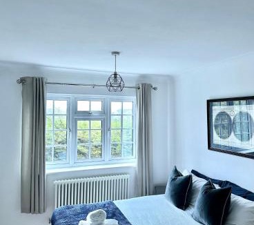 Lavender Fields House | Northern Line Studio Stay with Free Parking