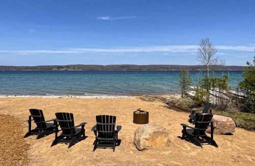 Eveline Township House | Northern Solitude