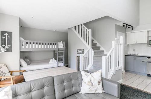 Craigleith Apartment | Northern Tranquility Ski-In-Out Pool Shuttle