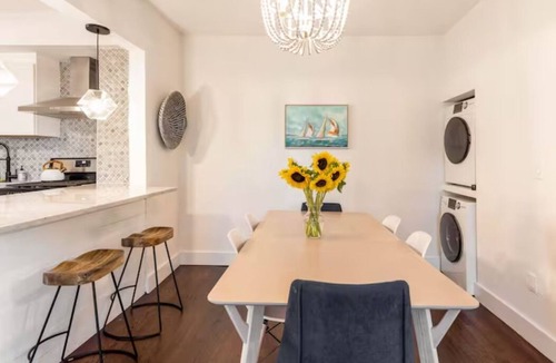 Greenport West House | Northfork Townhouse walk to all