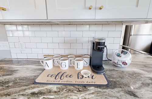 College Station Villa | Northgate Landing- Walk to A&M & Nightlife
