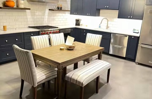 Lakeview Apartment | Northhalsted Terrace · Modern Luxury for an Unforgettable Chicago Stay