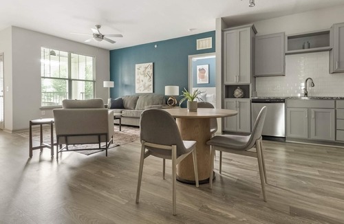 Paw Creek Apartment | Northlake Apartments By Landing