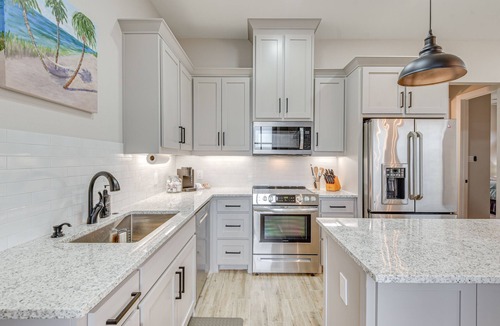 Argyle House | Northlake Vacation Rental w/Pool & Hot Tub Access