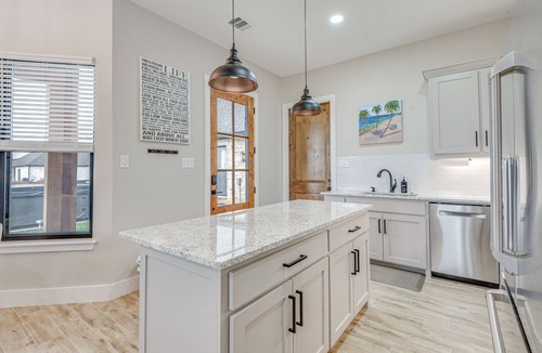 Argyle Cottage | Northlake Vacation Rental w/Pool & Hot Tub Access