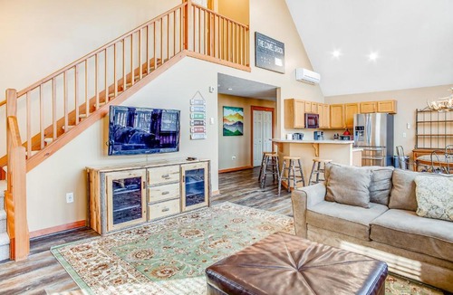 Tannersville House | Northridge 2203