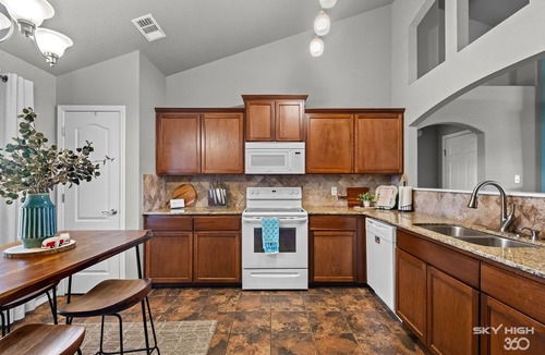Van Buren House | Northridge Family Retreat
