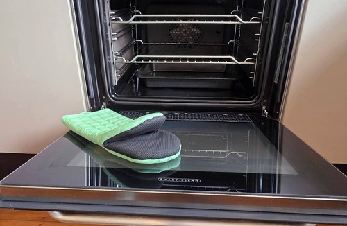 Glenfield House | Northshore Central Cosy & Comfortable 3BR Home