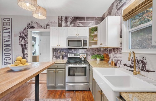 Northside House | Northshore Chattanooga Bungalow Sleeps 6 Walkable Location