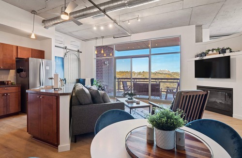 Elizabeth Park Valley Condo | Northside District Loft - Panoramic Valley Views
