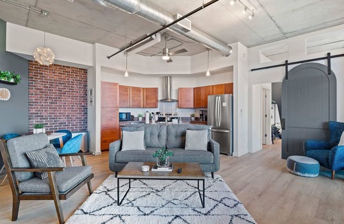 Elizabeth Park Valley Condo | Northside District Loft - Panoramic Valley Views