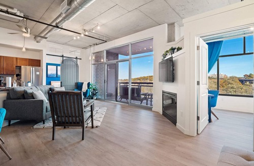 Elizabeth Park Valley Condo | Northside District Loft - Panoramic Valley Views
