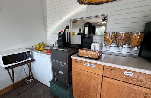 Vermilion Bay Hotel | NORTHSIDE MOTEL