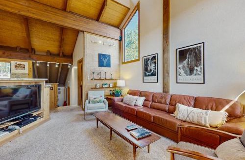Truckee Apartment | Northstar Condo with Forested Views