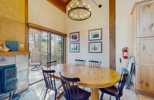 Truckee Apartment | Northstar Condo with Forested Views