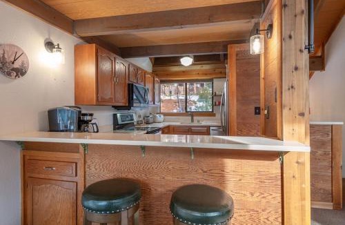 Truckee House | Northstar Resort Condo for 8 Free Shuttle
