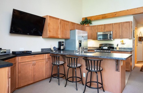 Truckee Condo | Northstar Ski Condo! Ski-in/Ski-out Access! Short walk to Village!