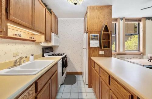 Truckee Apartment | Northstar Studio near village and slopes