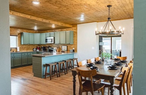 Gleason House | Northwood's Retreat on Pine Lake! W/Hot Tub!
