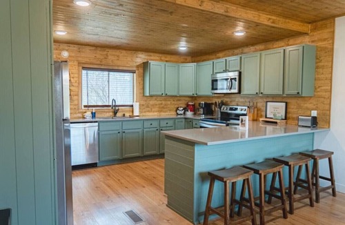 Gleason House | Northwood's Retreat on Pine Lake! W/Hot Tub!