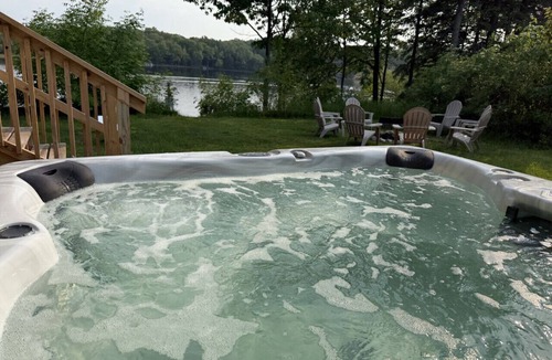 Gleason House | Northwood's Retreat on Pine Lake! W/Hot Tub!