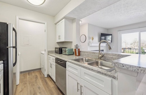 Columbus Apartment | Northwoods 8204 -2A I Comfy 2 Bed 1 Bth