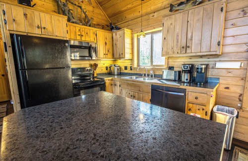 Stone Lake Cabin | Northwoods Lakeside Cabin – Peaceful, Cozy, Family-Friendly Retreat