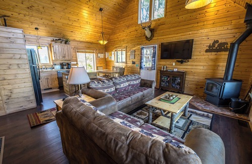 Stone Lake Cabin | Northwoods Lakeside Cabin – Peaceful, Cozy, Family-Friendly Retreat