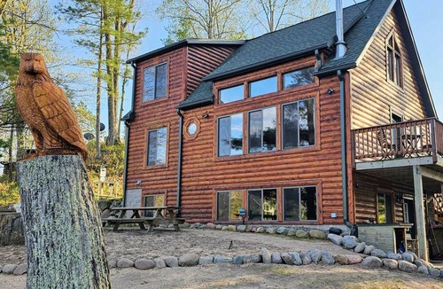 Stone Lake Cabin | Northwoods Lakeside Cabin – Peaceful, Cozy, Family-Friendly Retreat