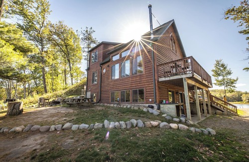Stone Lake Cabin | Northwoods Lakeside Cabin – Peaceful, Cozy, Family-Friendly Retreat
