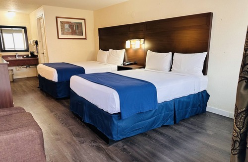 Blaine Hotel | Northwoods Motel